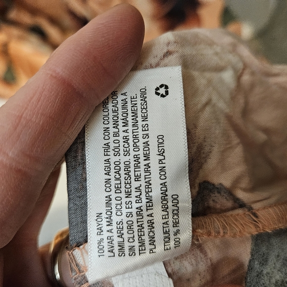 Sleeveless Tie Waist Dress- Peach Floral - Picture 5 of 5